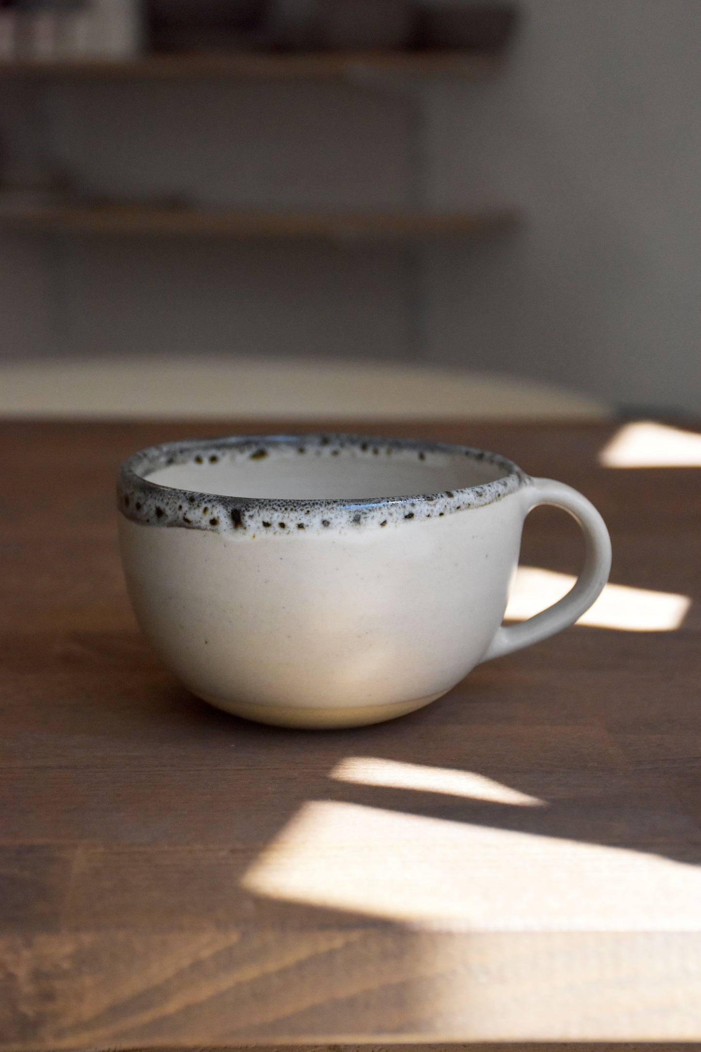 Tasse à anse basse