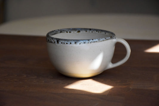 Tasse à anse basse